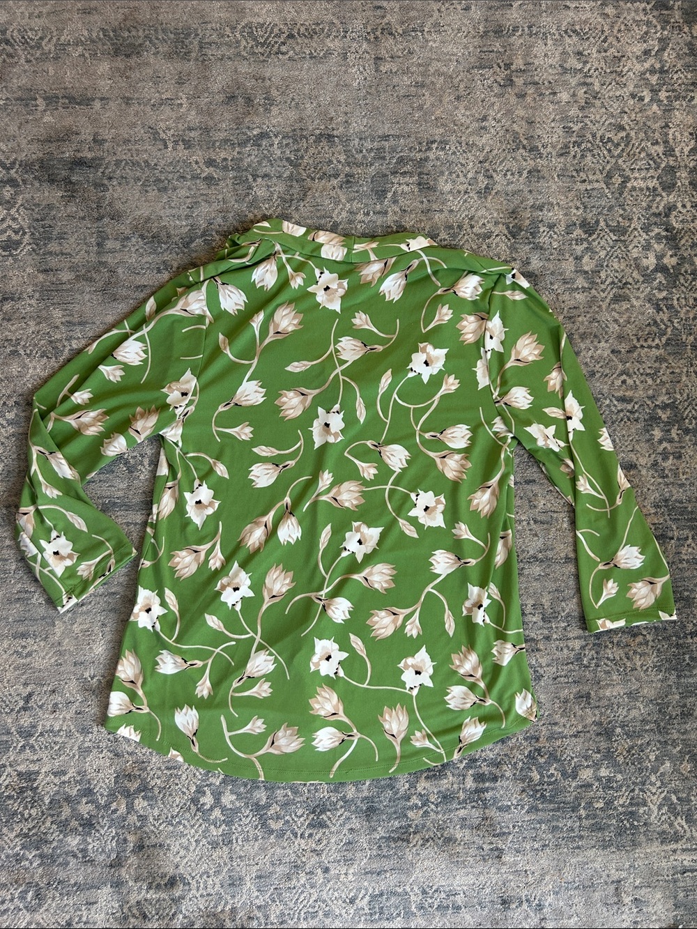 JM Collection Green Floral V-Neck Blouse - Picture 3 of 3